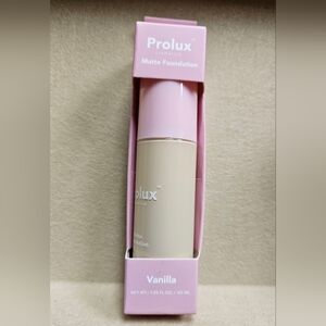 NWT PROLUX COSMETICS MATTE FOUNDATION: VANILLA!